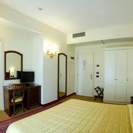Hotel Villa Fiorita-3